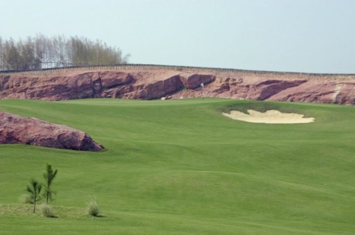 Sân gôn Lion Lake – Quảng Châu dung Sustane cho greens Sân gôn Lion Lake – Quảng Châu dung Sustane cho greens